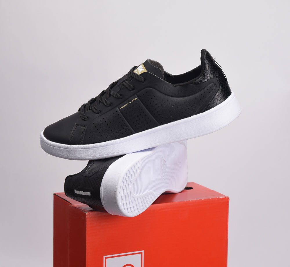 PEAK FOOTWEAR
