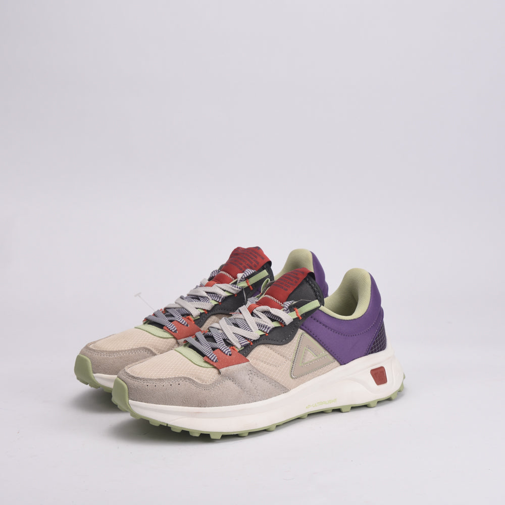 PEAK FOOTWEAR