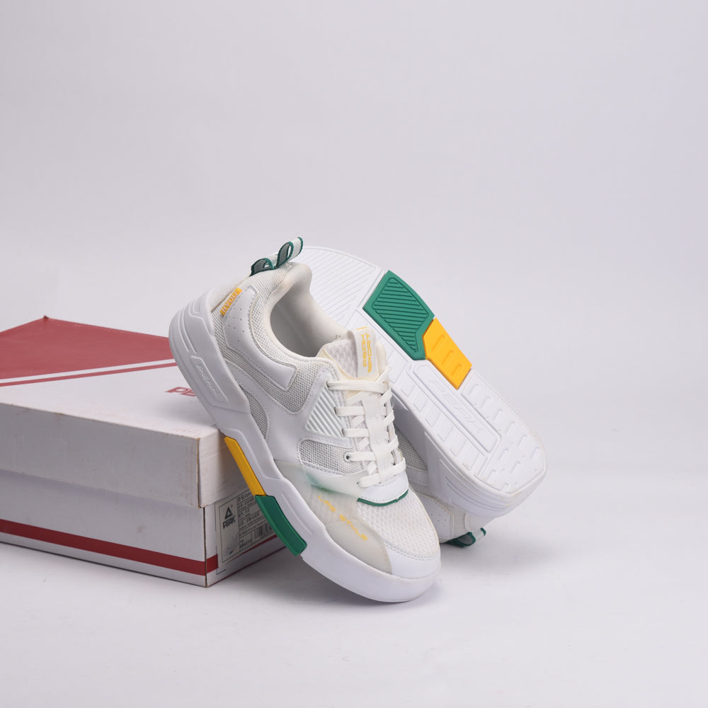 PEAK FOOTWEAR