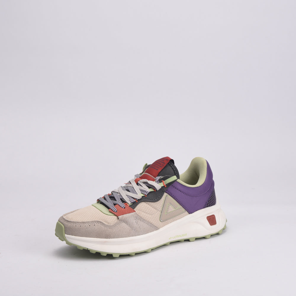 PEAK FOOTWEAR