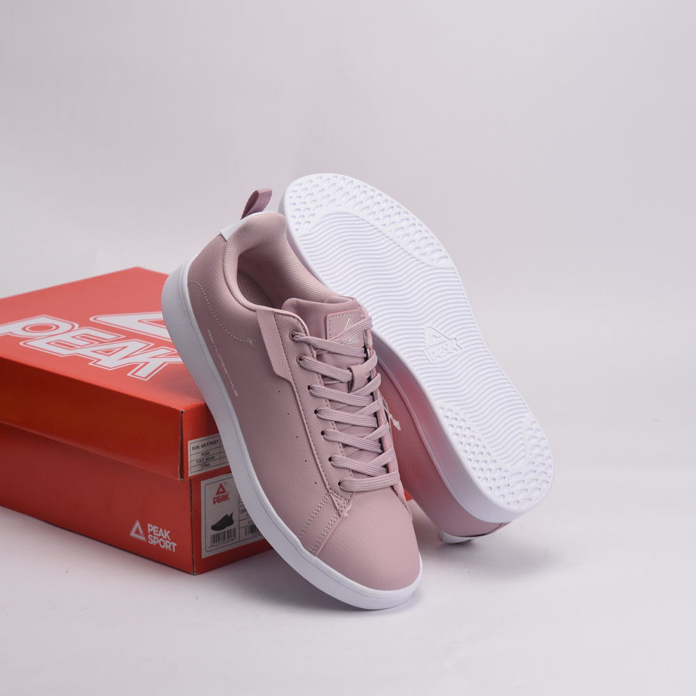PEAK FOOTWEAR