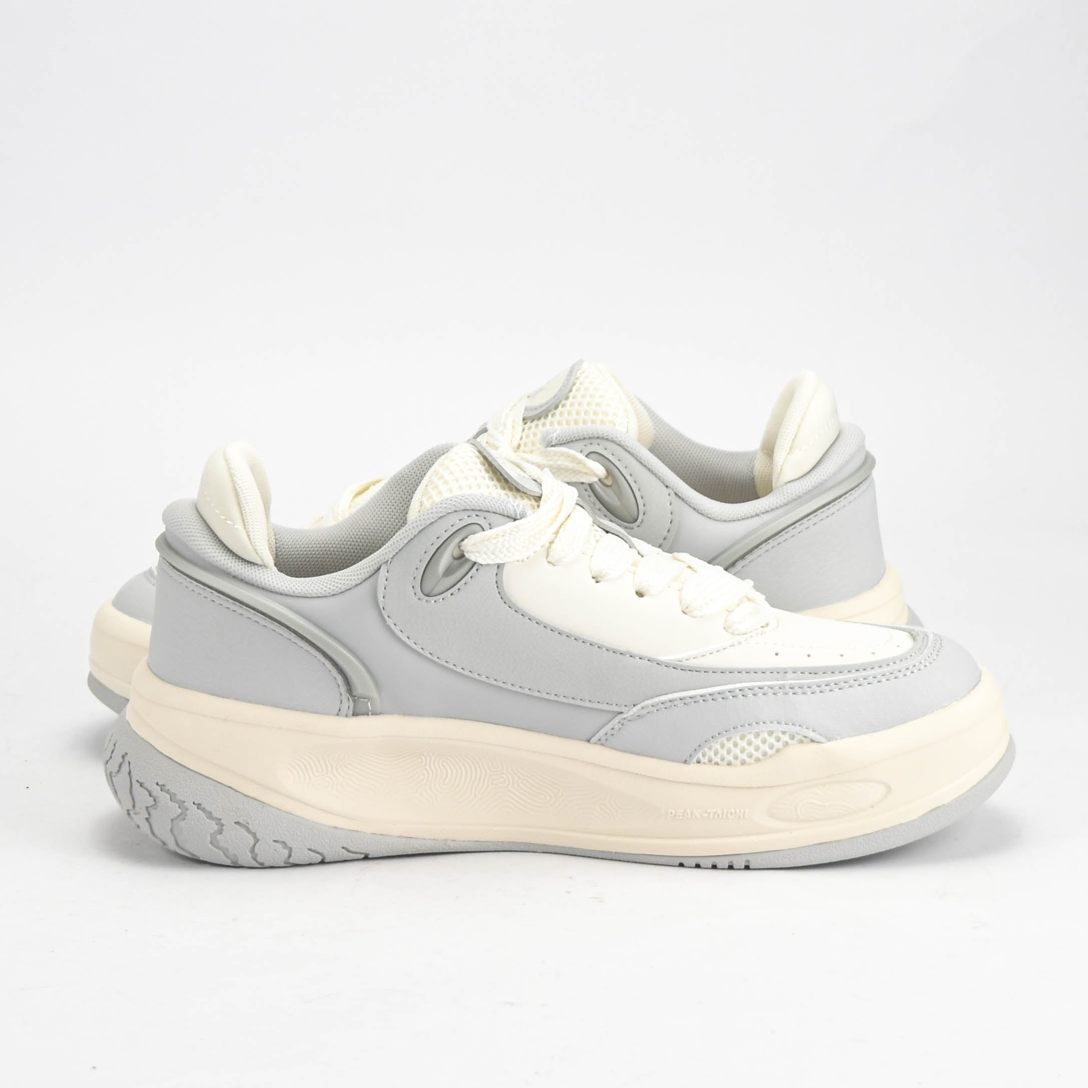 PEAK SHOES