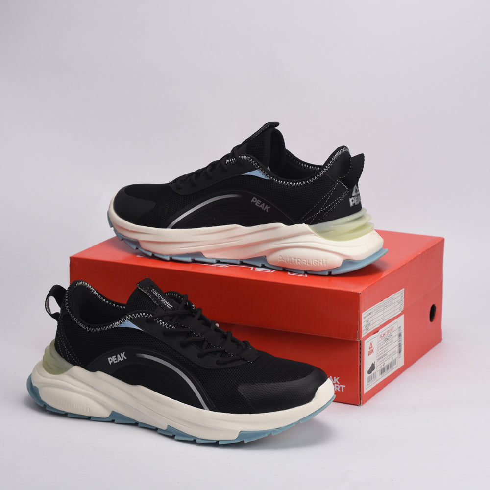 PEAK FOOTWEAR