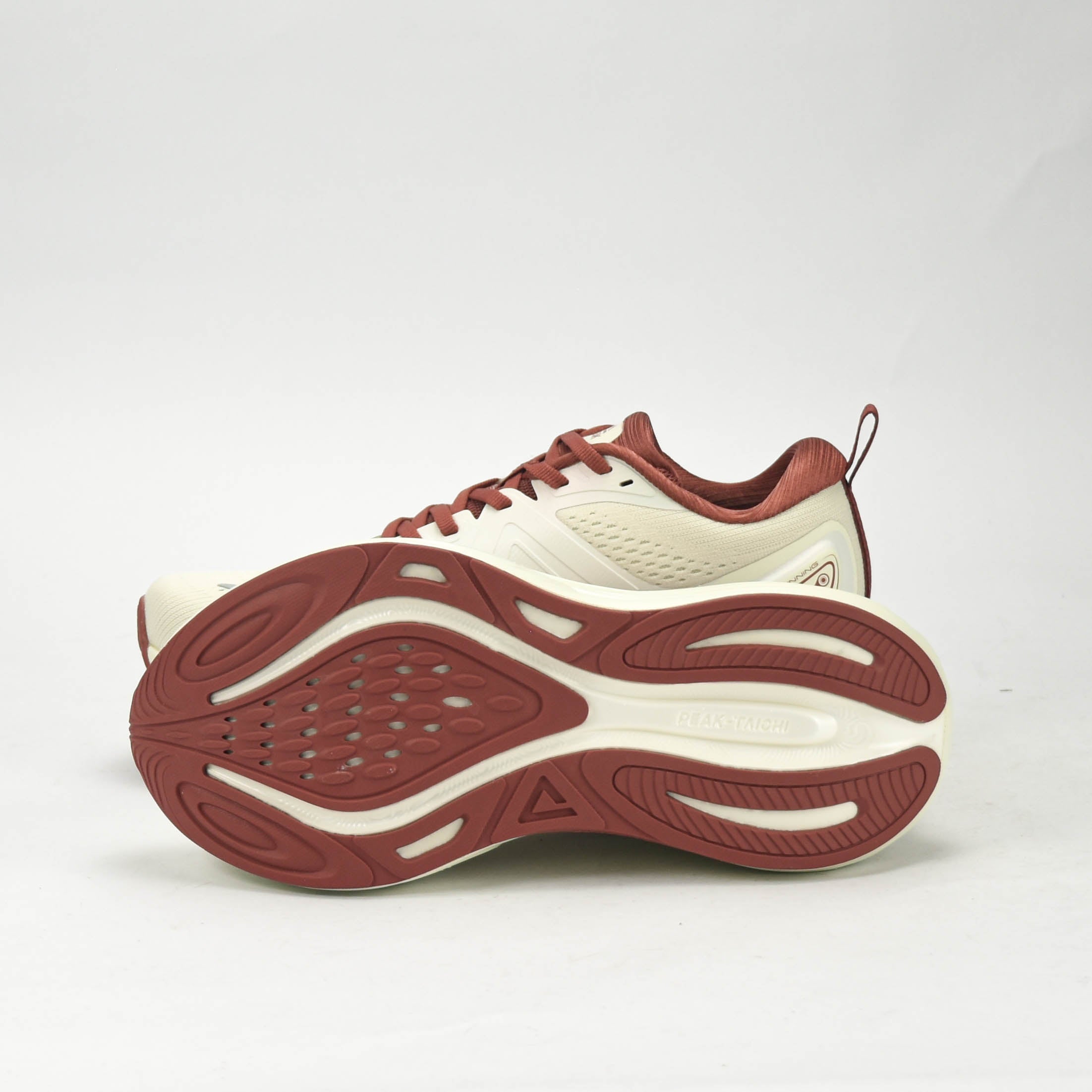 PEAK SPORTS SHOES