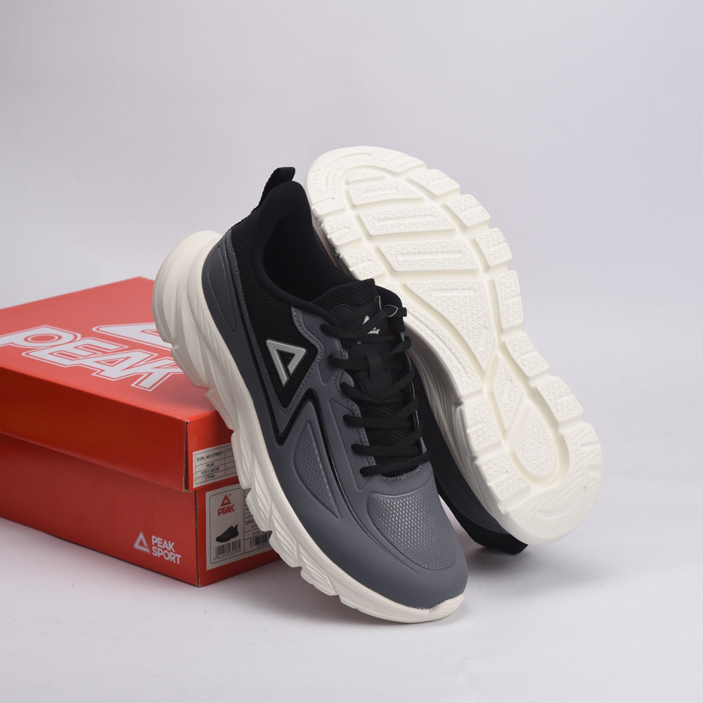 PEAK FOOTWEAR
