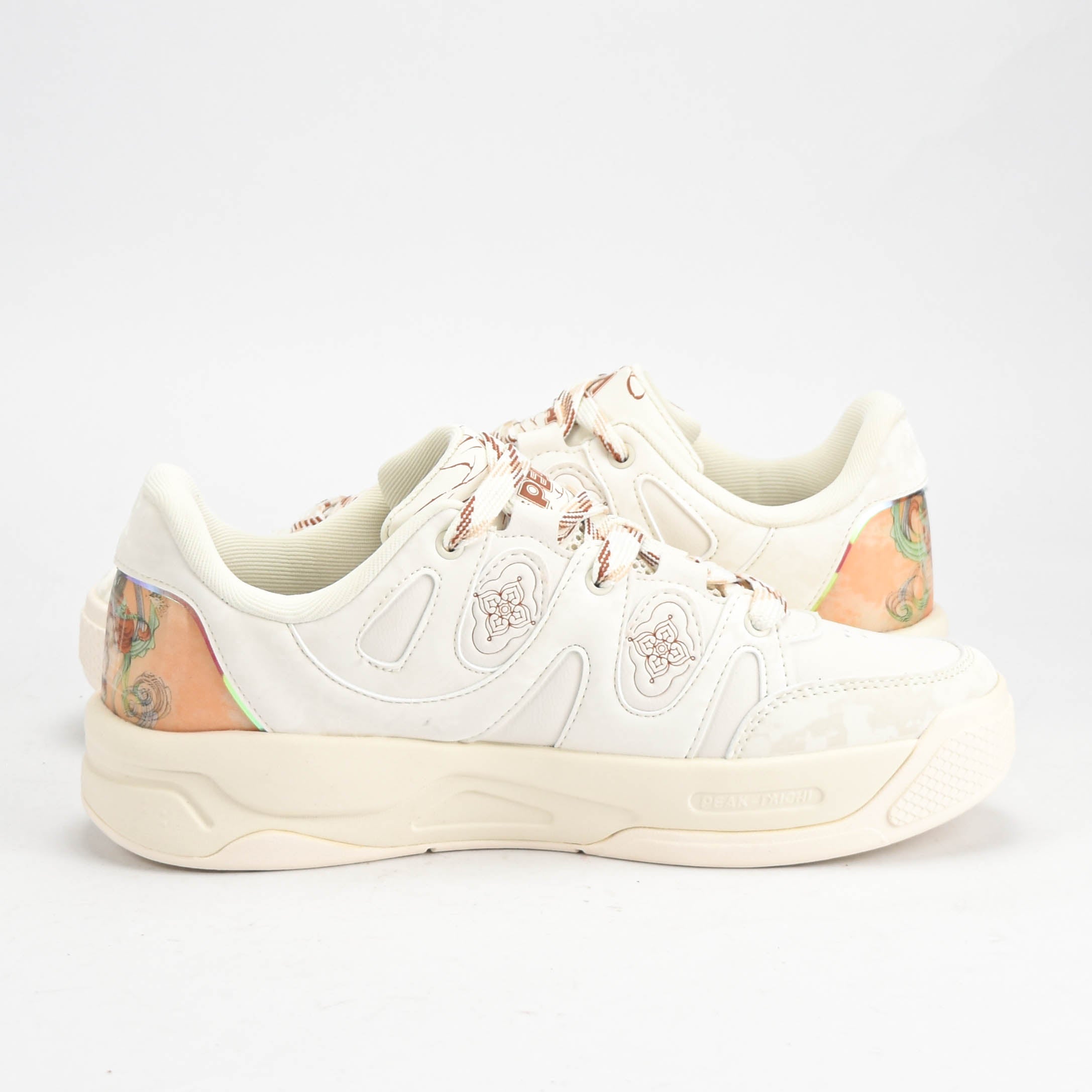 PEAK SHOES