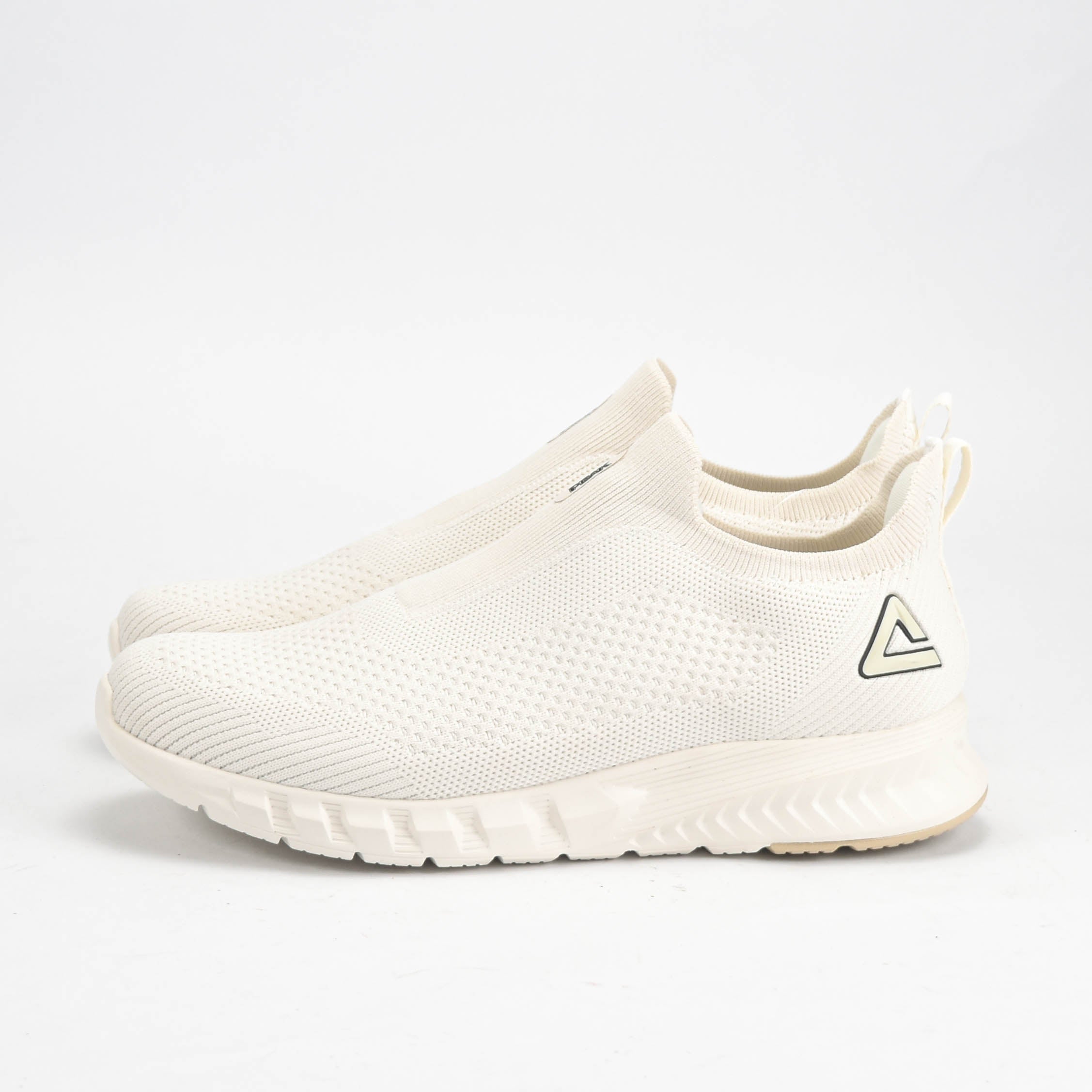 PEAK SHOES
