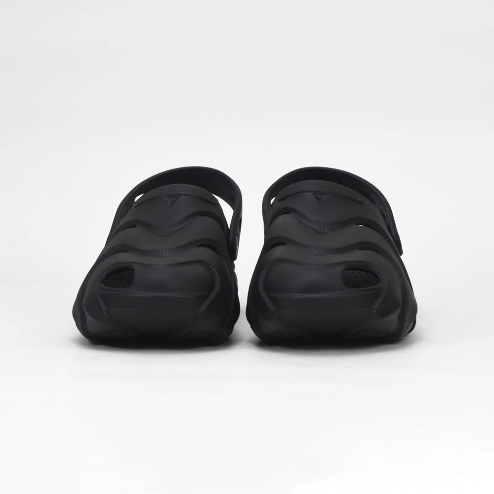 PEAK SLIPPERS SANDALS BLACK