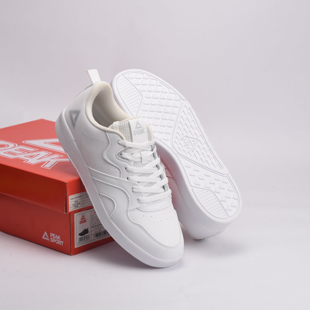 PEAK FOOTWEAR