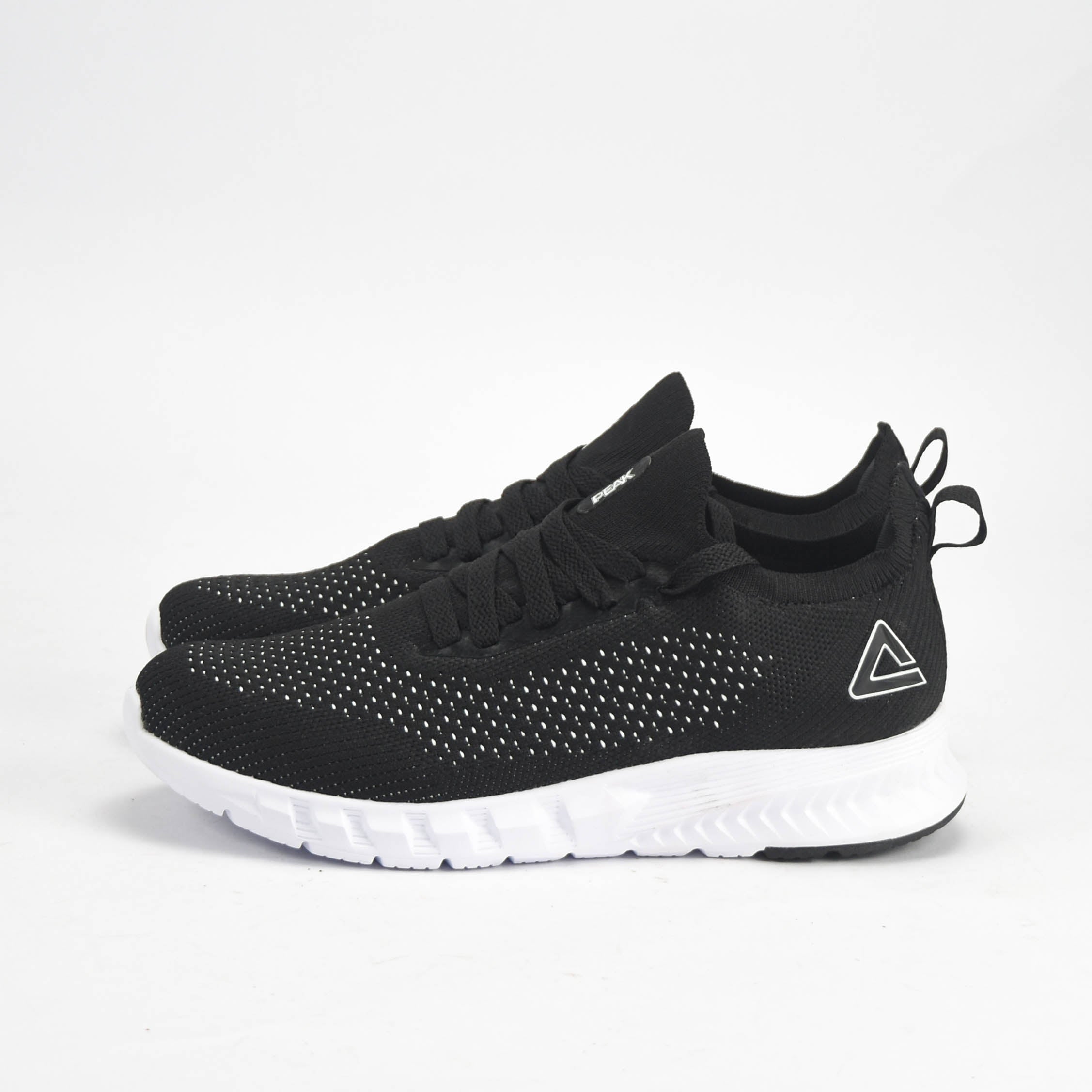 PEAK SHOES