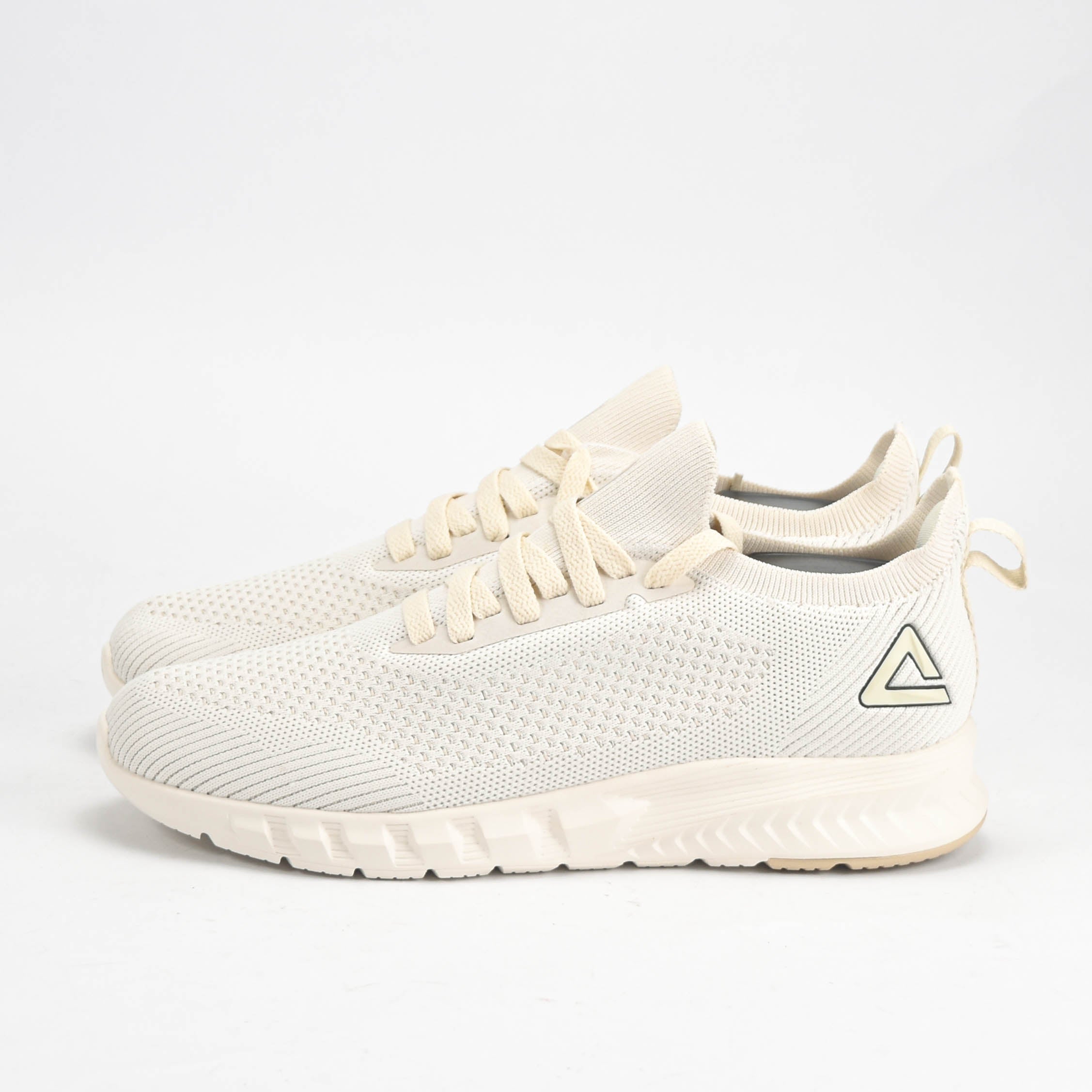 PEAK SHOES